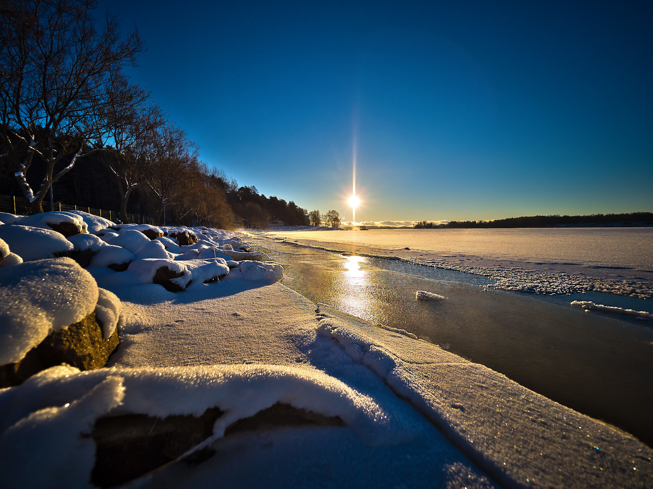 Keväinen aurinko merellä